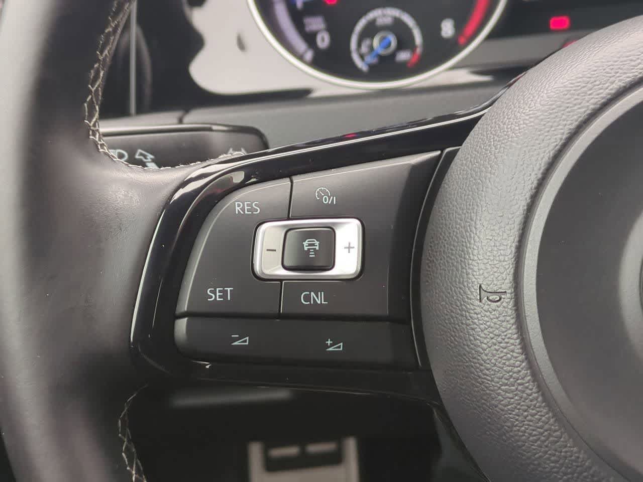 Thumbnail: 2017 Volkswagen Golf - 22