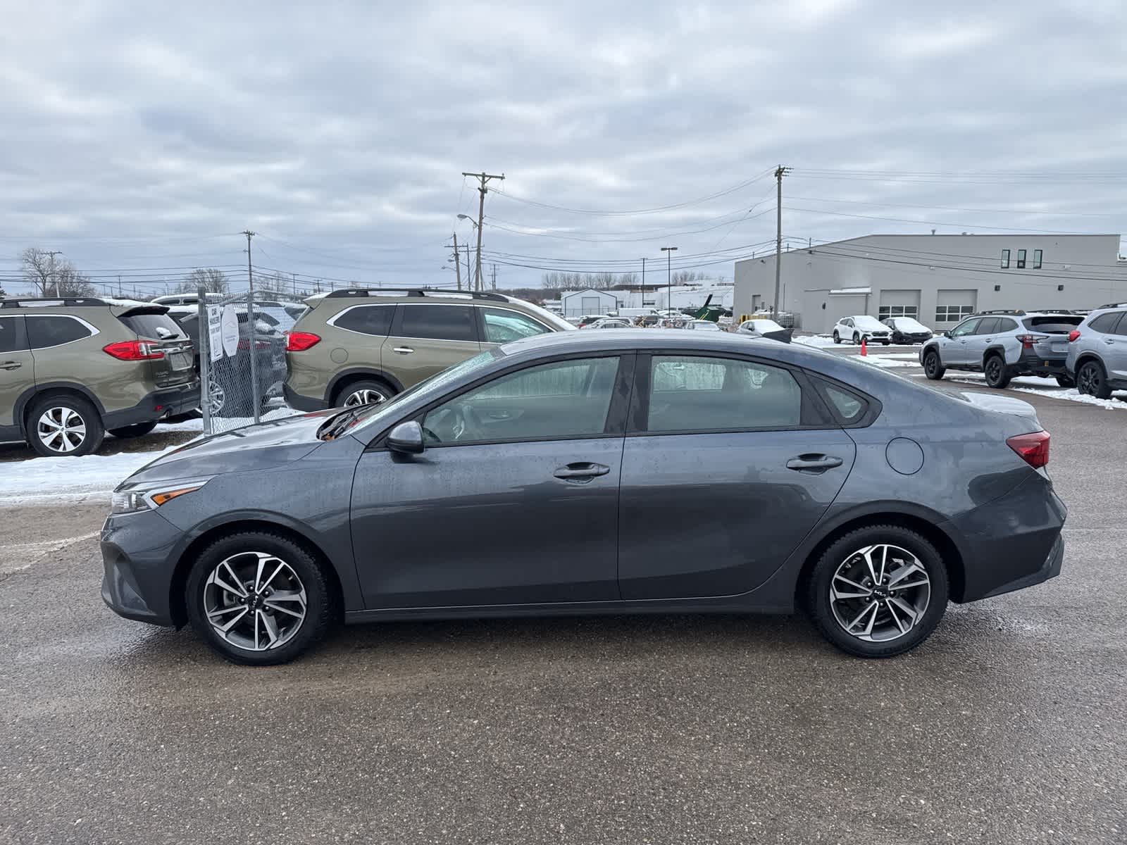 Thumbnail: 2022 Kia Forte - 12