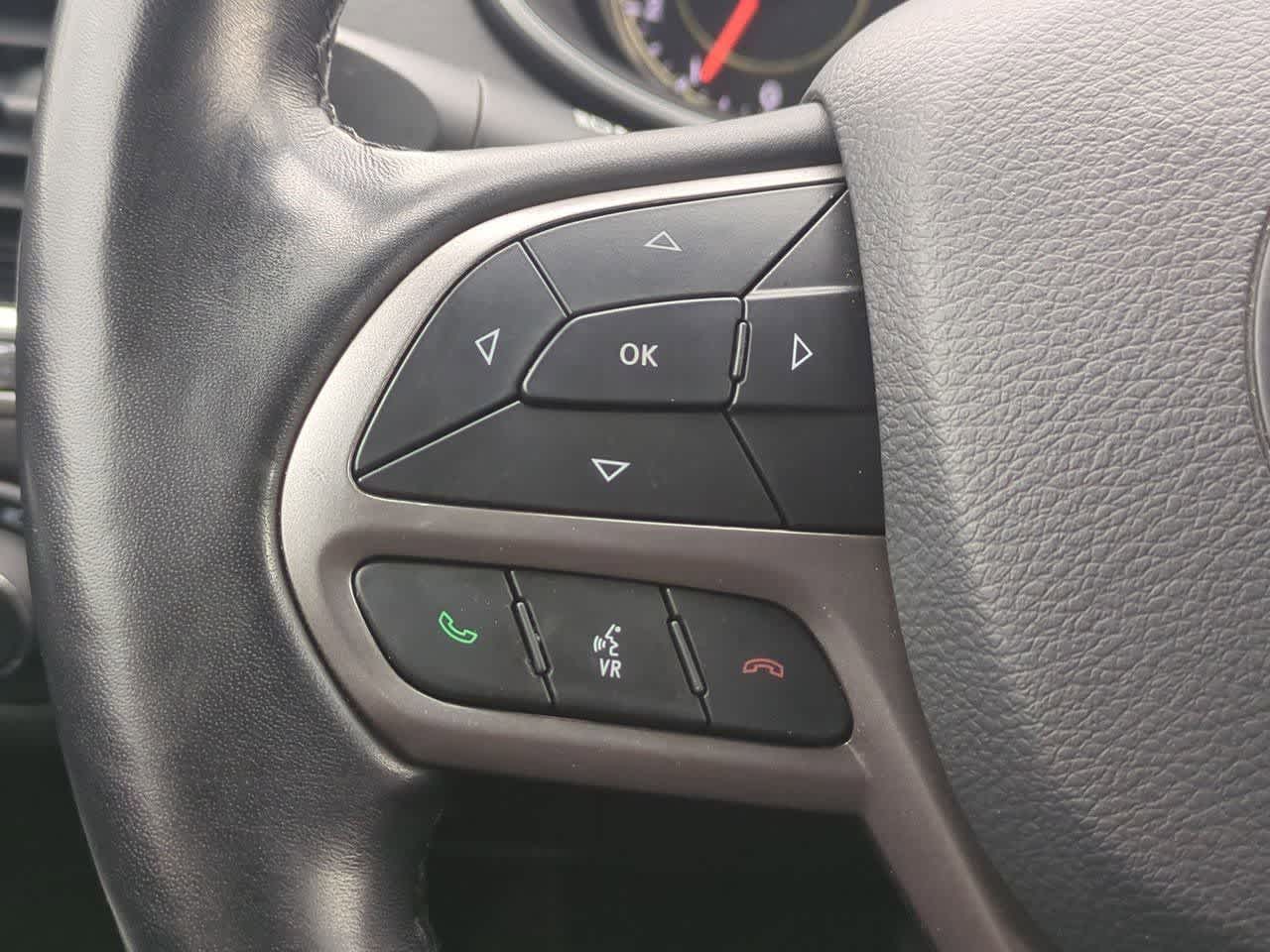 Thumbnail: 2021 Jeep Cherokee - 24