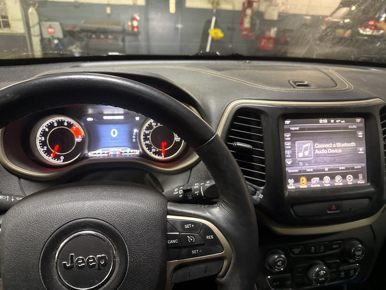 Thumbnail: 2016 Jeep Cherokee - 19