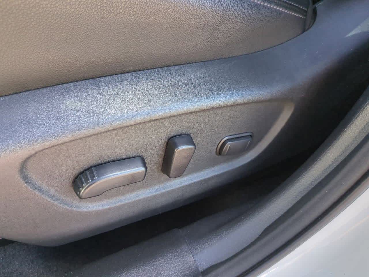 Thumbnail: 2020 Nissan Rogue - 16