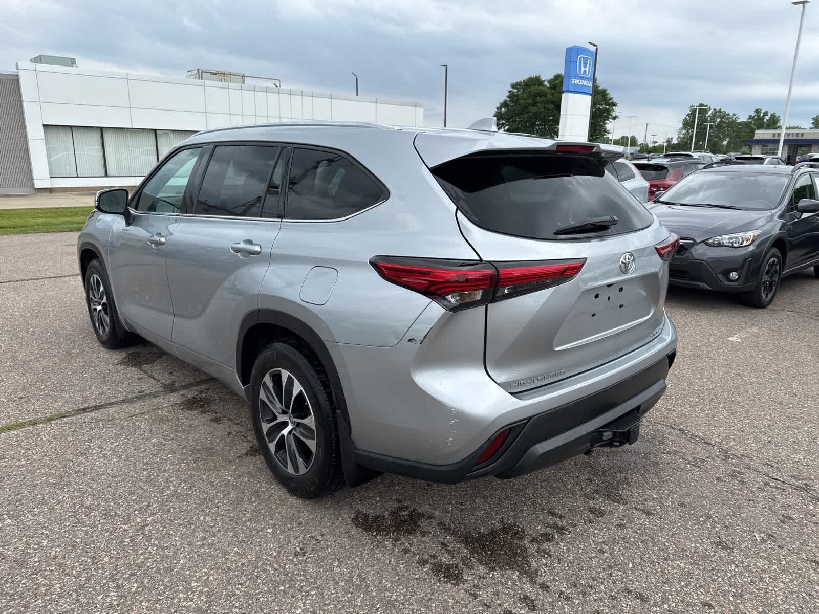 Thumbnail: 2021 Toyota Highlander - 2