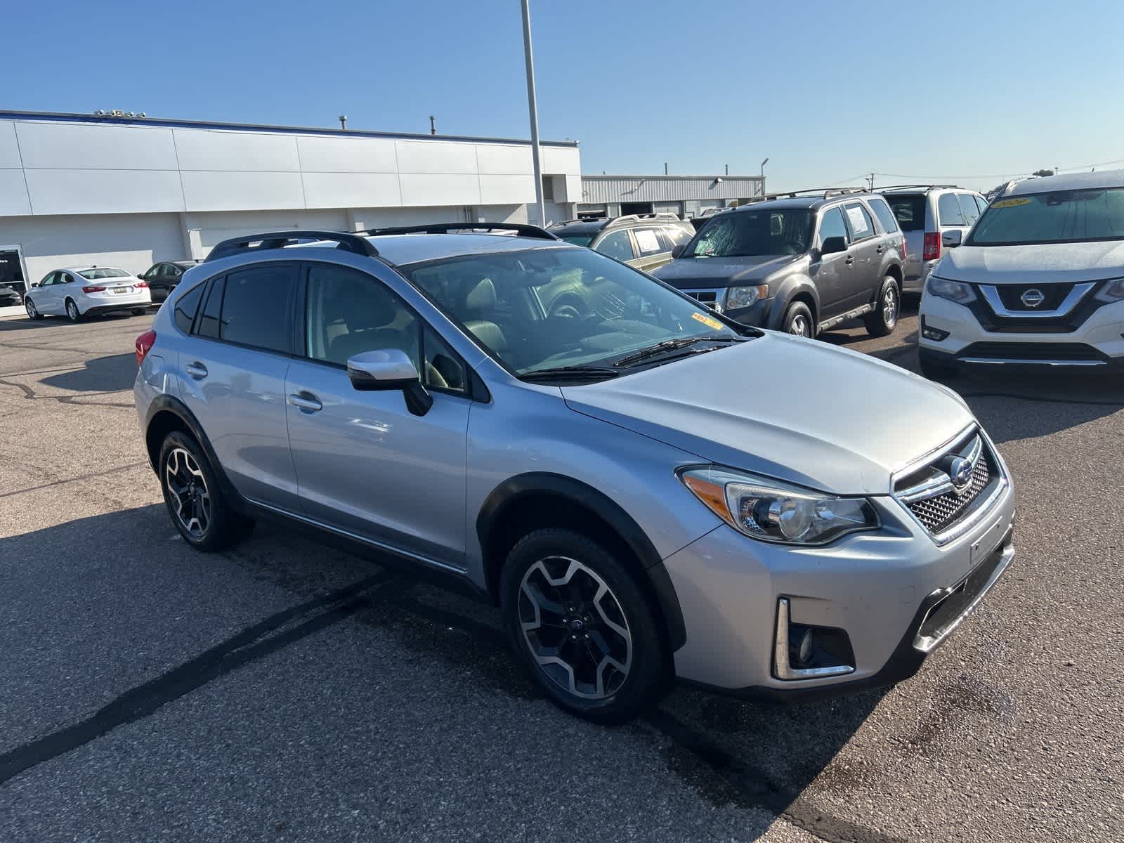 Thumbnail: 2017 Subaru Crosstrek - 3