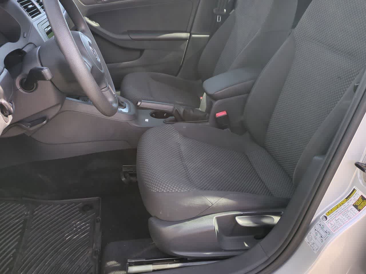 Thumbnail: 2014 Volkswagen Jetta - 15