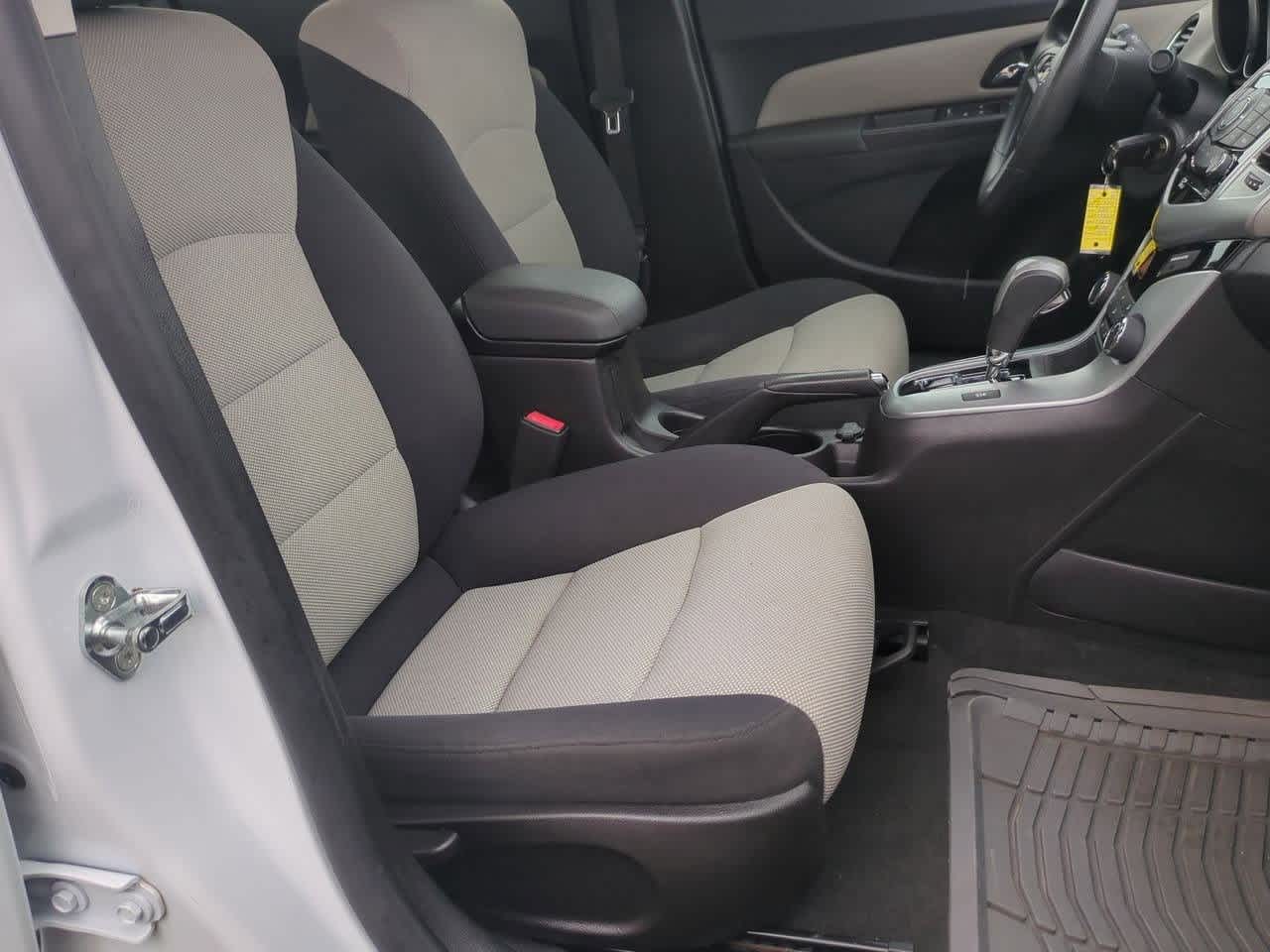 Thumbnail: 2016 Chevrolet Cruze - 19