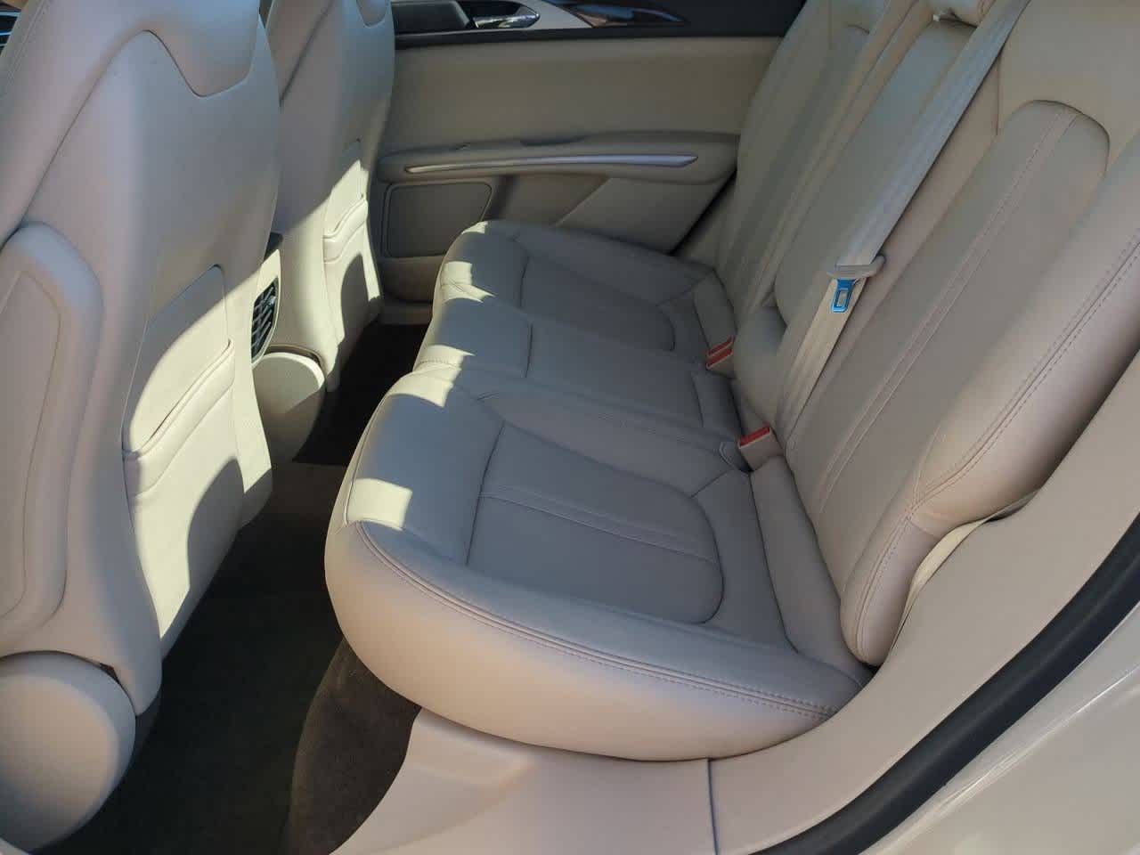 Thumbnail: 2016 Lincoln MKZ - 18