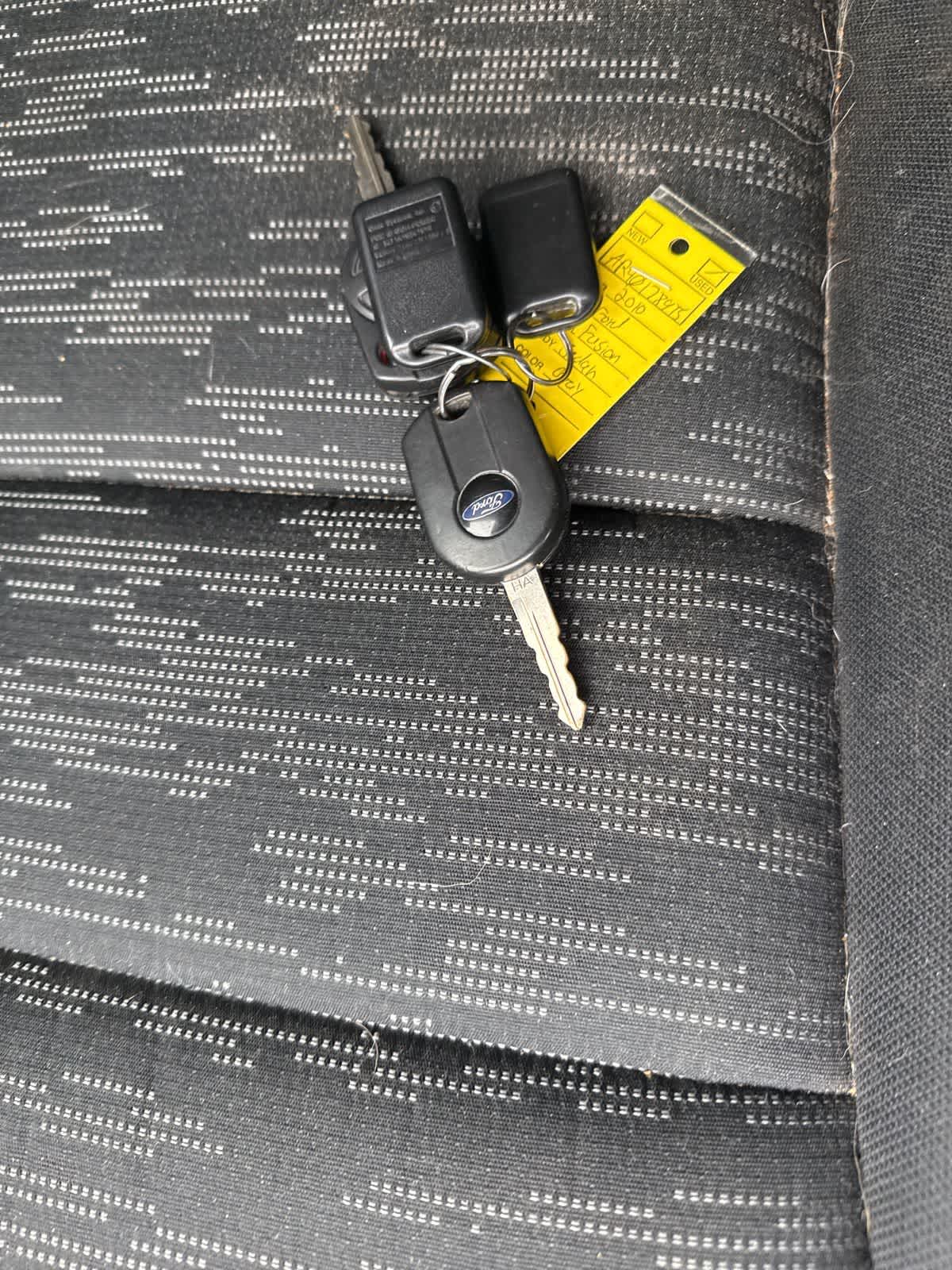 Thumbnail: 2010 Ford Fusion - 19