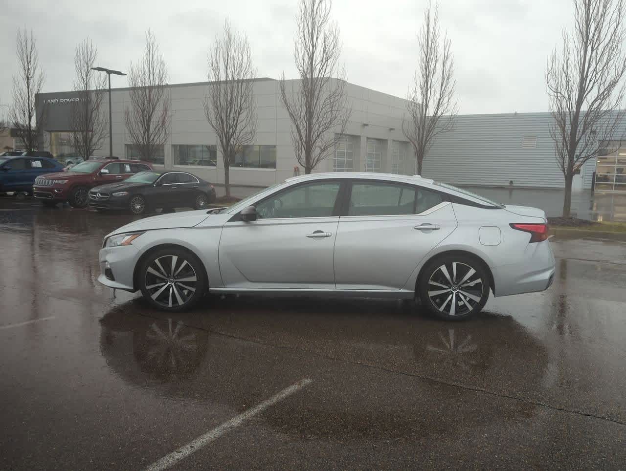 Thumbnail: 2022 Nissan Altima - 3