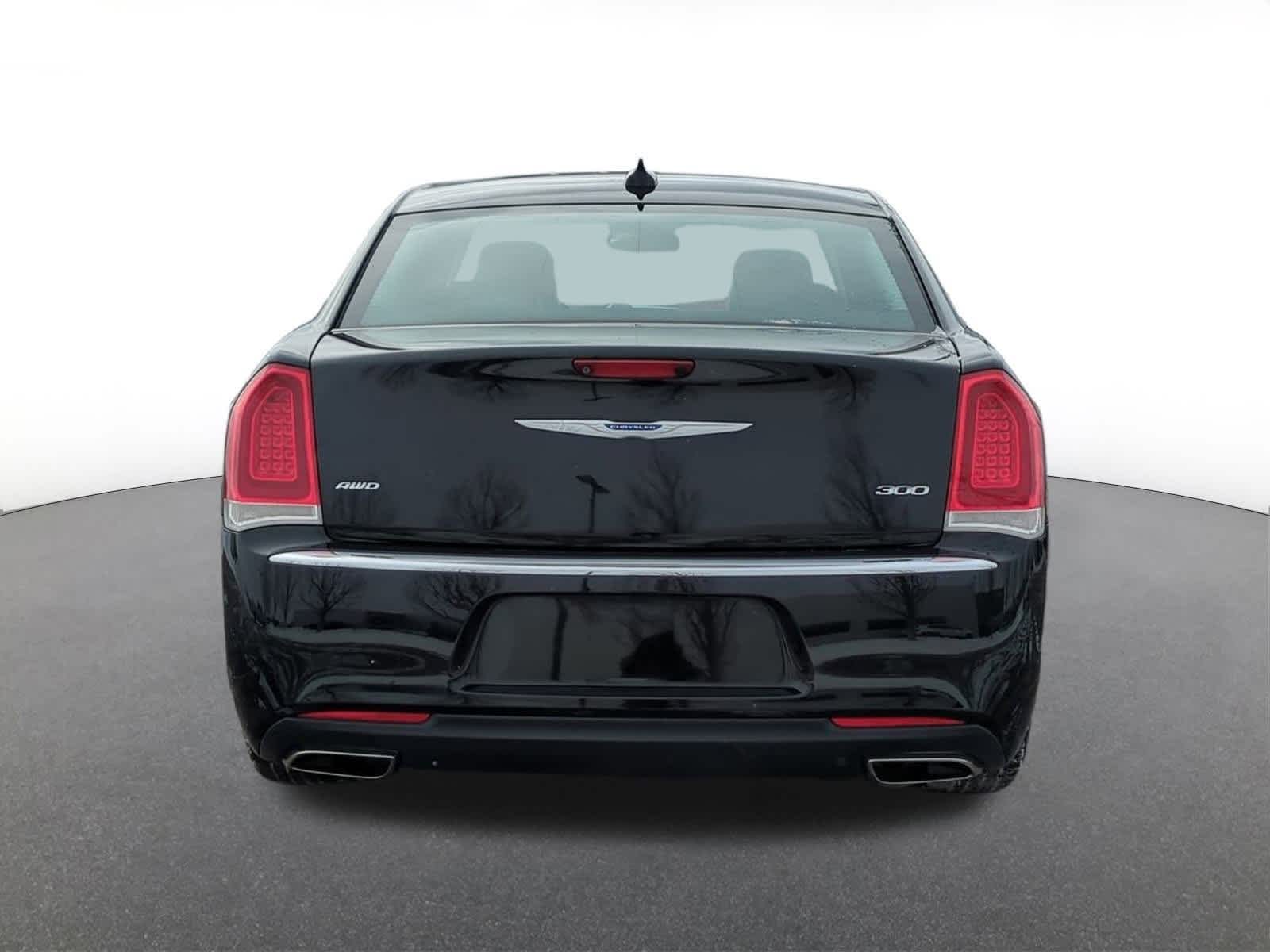 Thumbnail: 2018 Chrysler 300 - 5