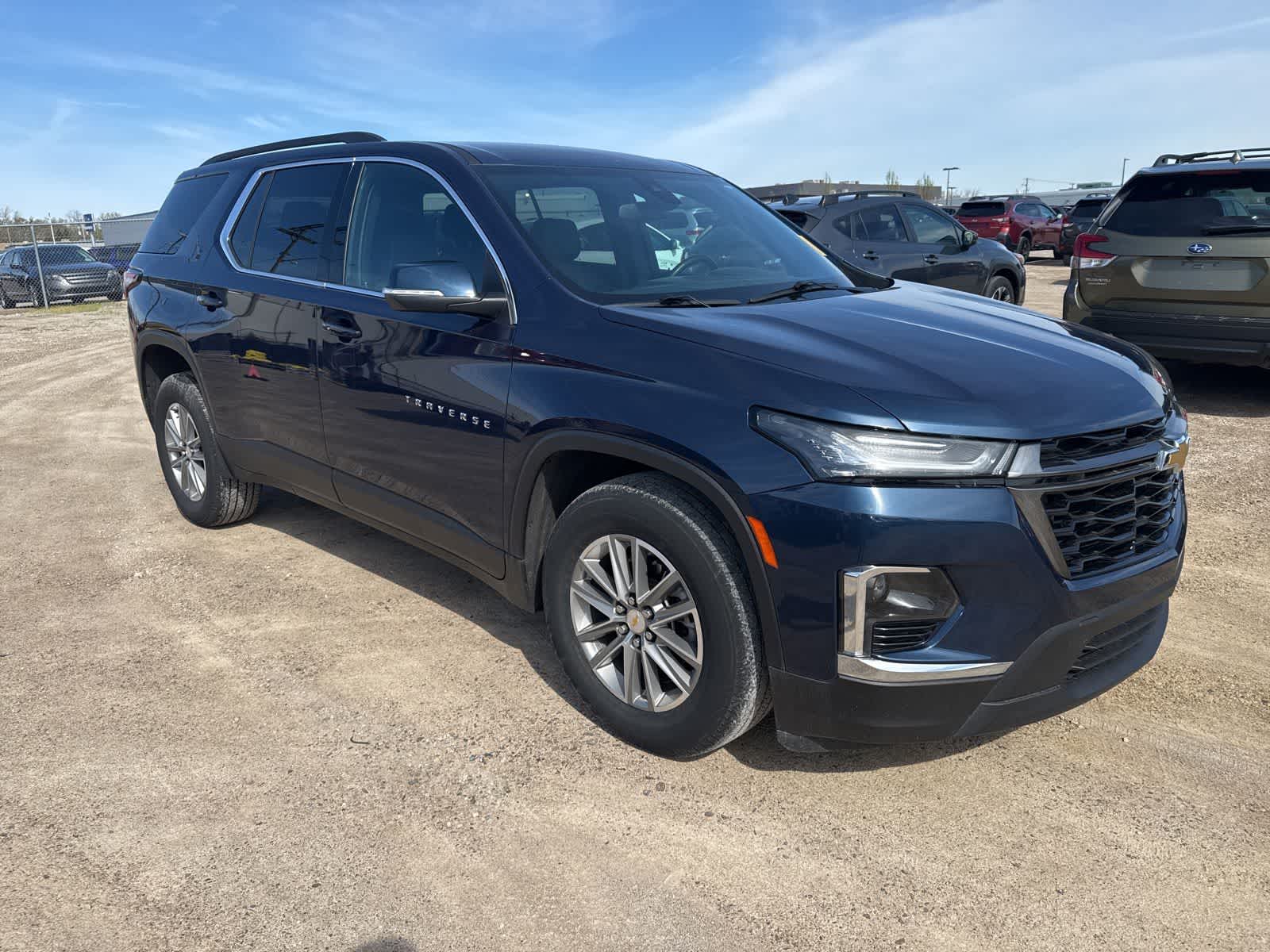 Thumbnail: 2023 Chevrolet Traverse - 4