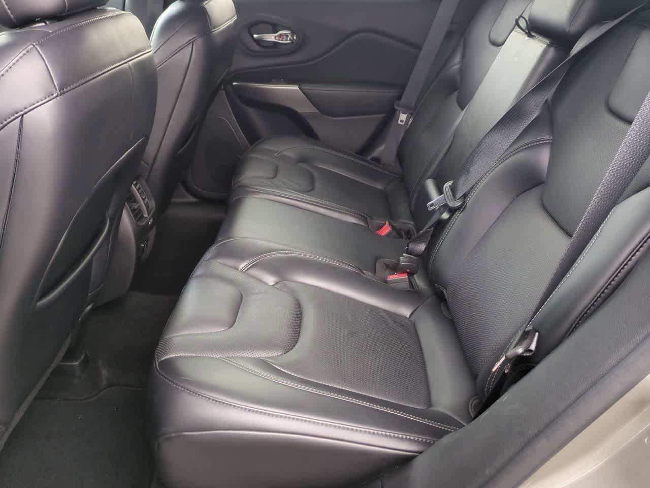 Thumbnail: 2021 Jeep Cherokee - 19