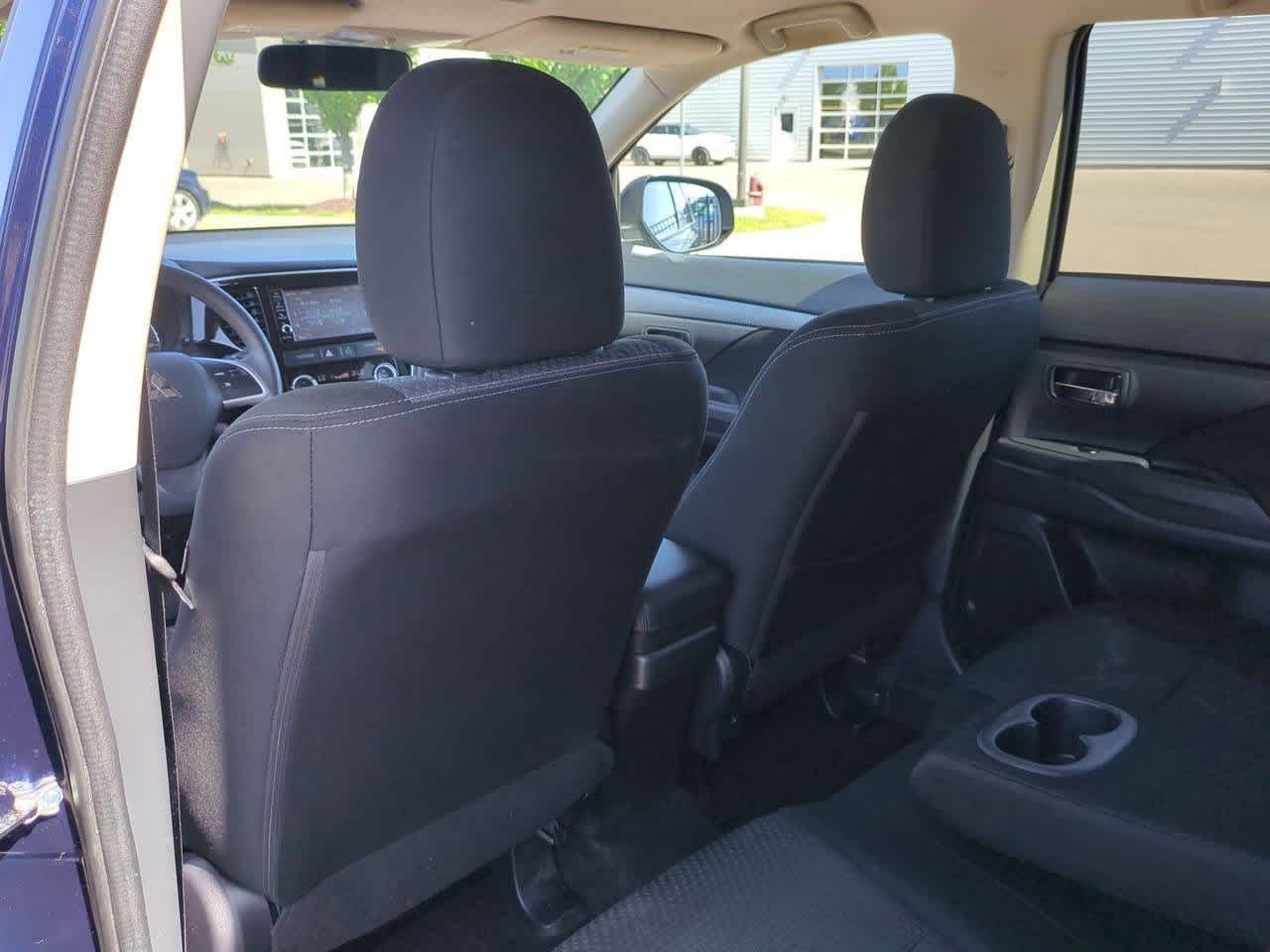 Thumbnail: 2018 Mitsubishi Outlander - 16