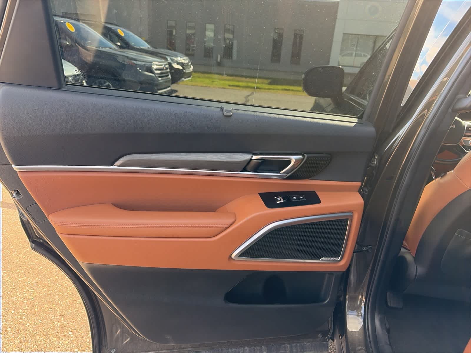 Thumbnail: 2023 Kia Telluride - 19