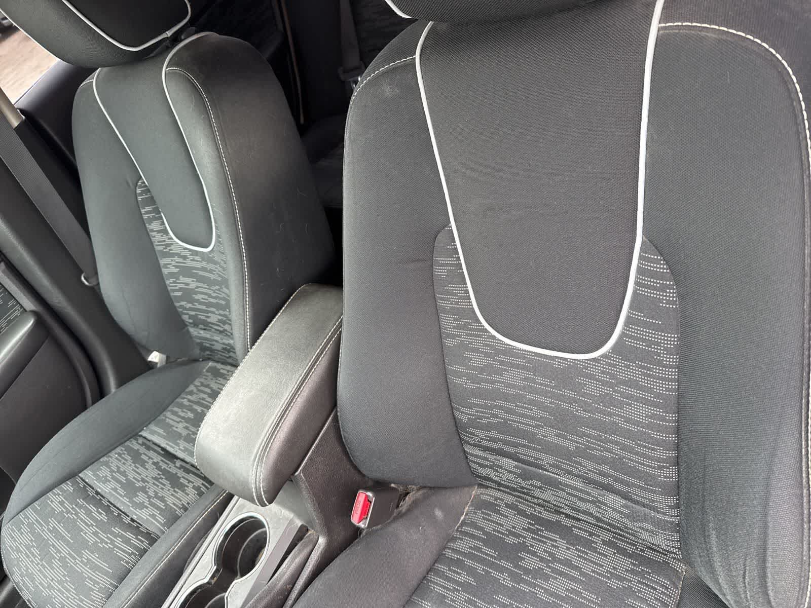 Thumbnail: 2010 Ford Fusion - 14