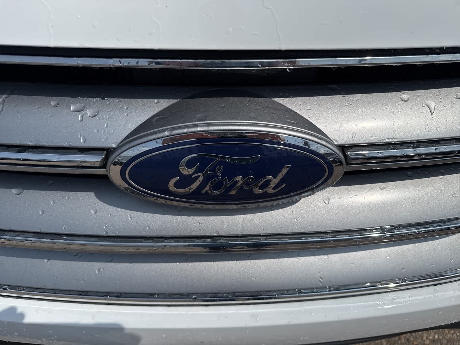 2016 Ford Edge SE 11