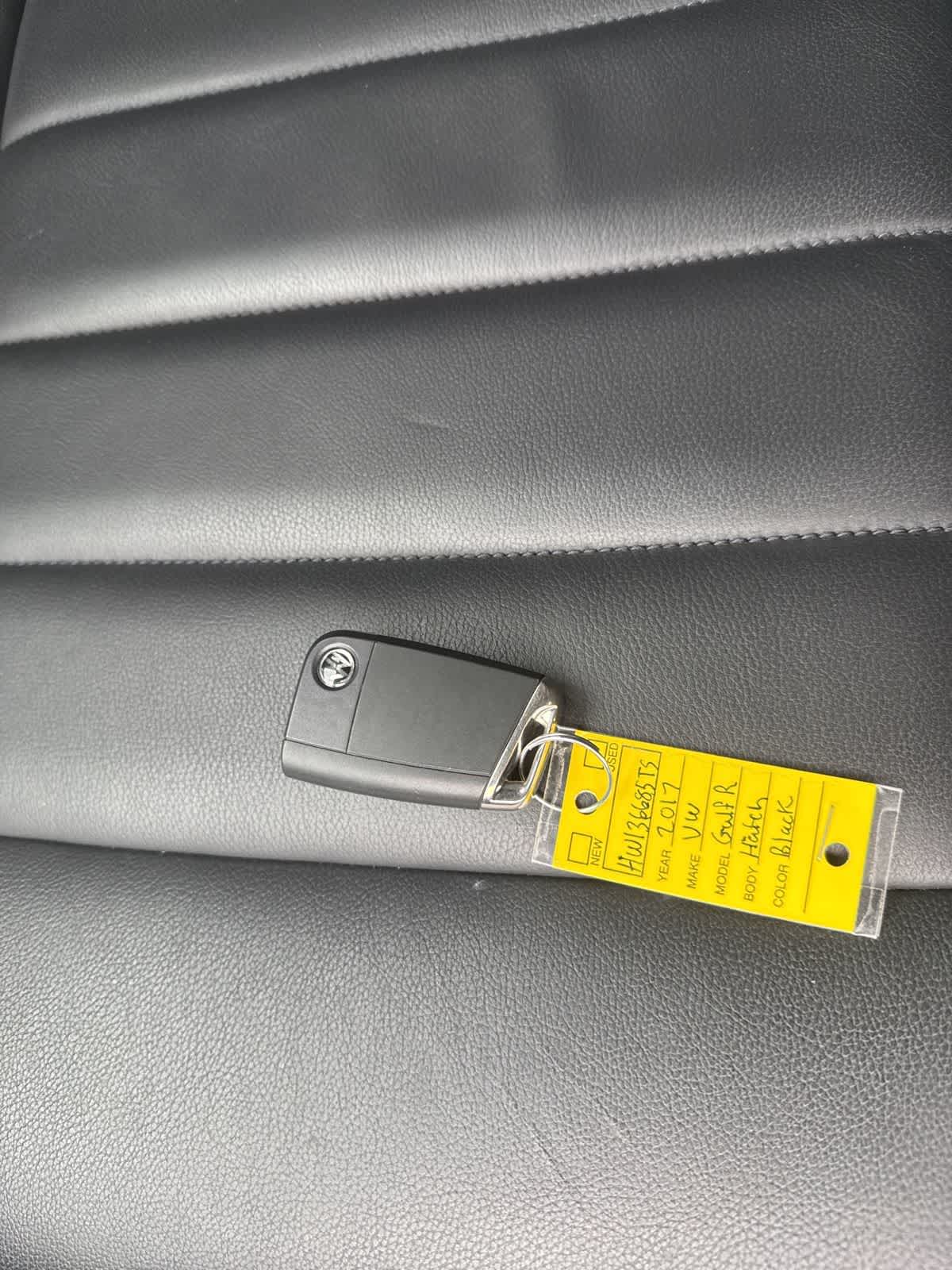 Thumbnail: 2017 Volkswagen Golf - 21