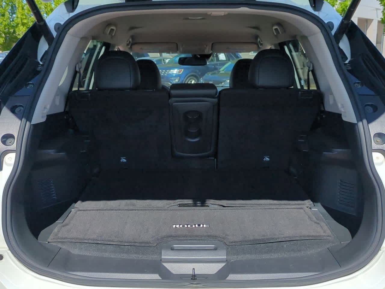 Thumbnail: 2020 Nissan Rogue - 32