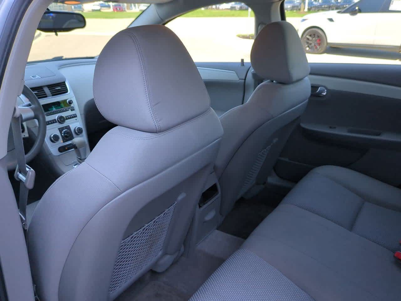 2011 Chevrolet Malibu 1LS - Photo 17