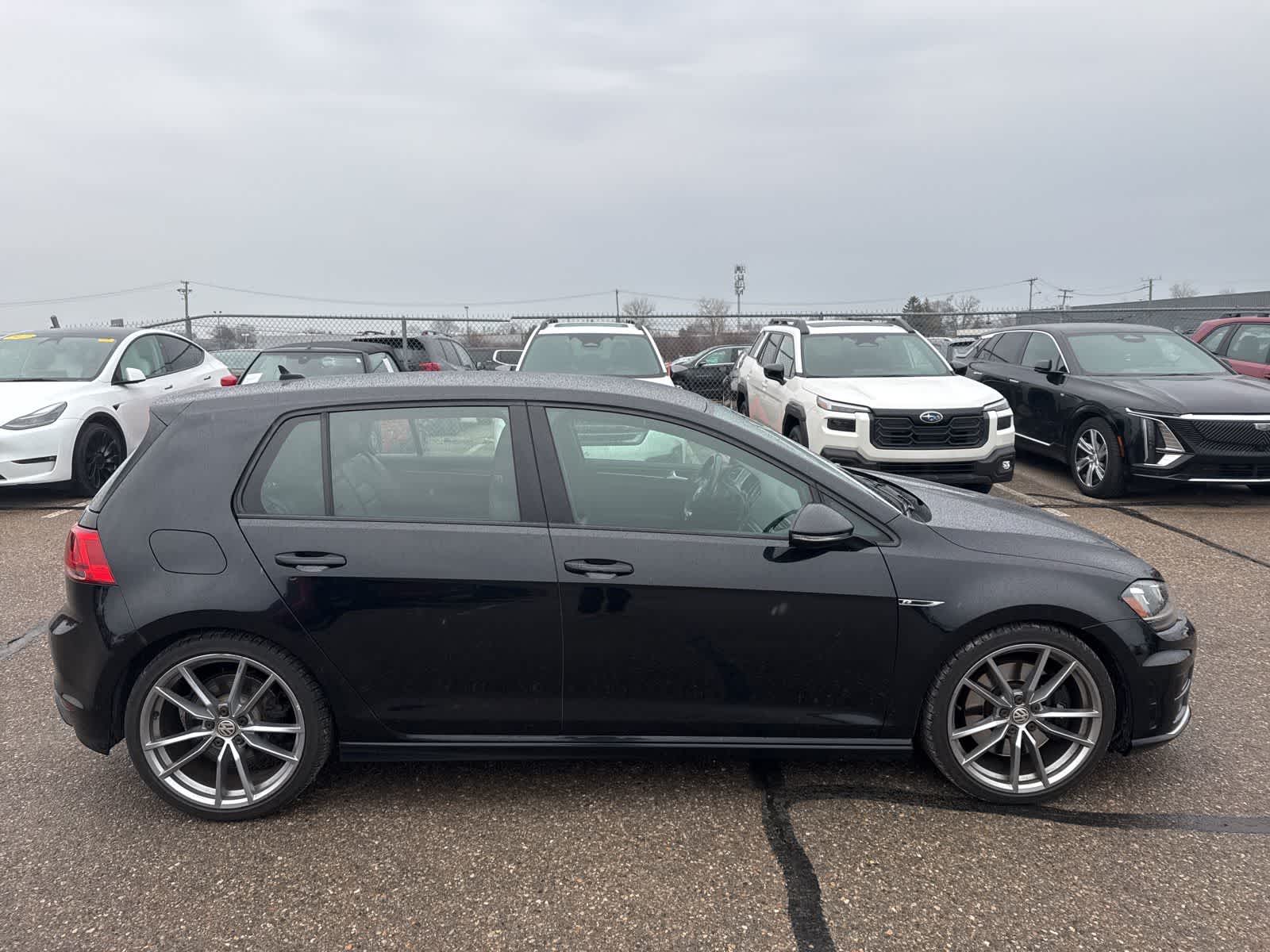 Thumbnail: 2017 Volkswagen Golf - 9