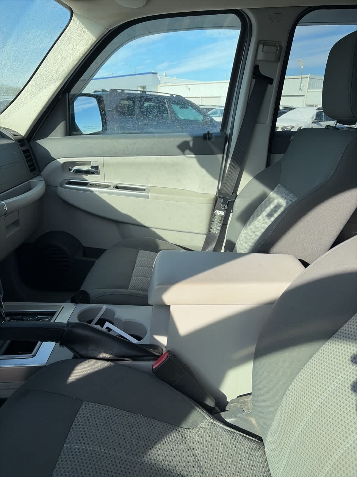 Thumbnail: 2008 Jeep Liberty - 17