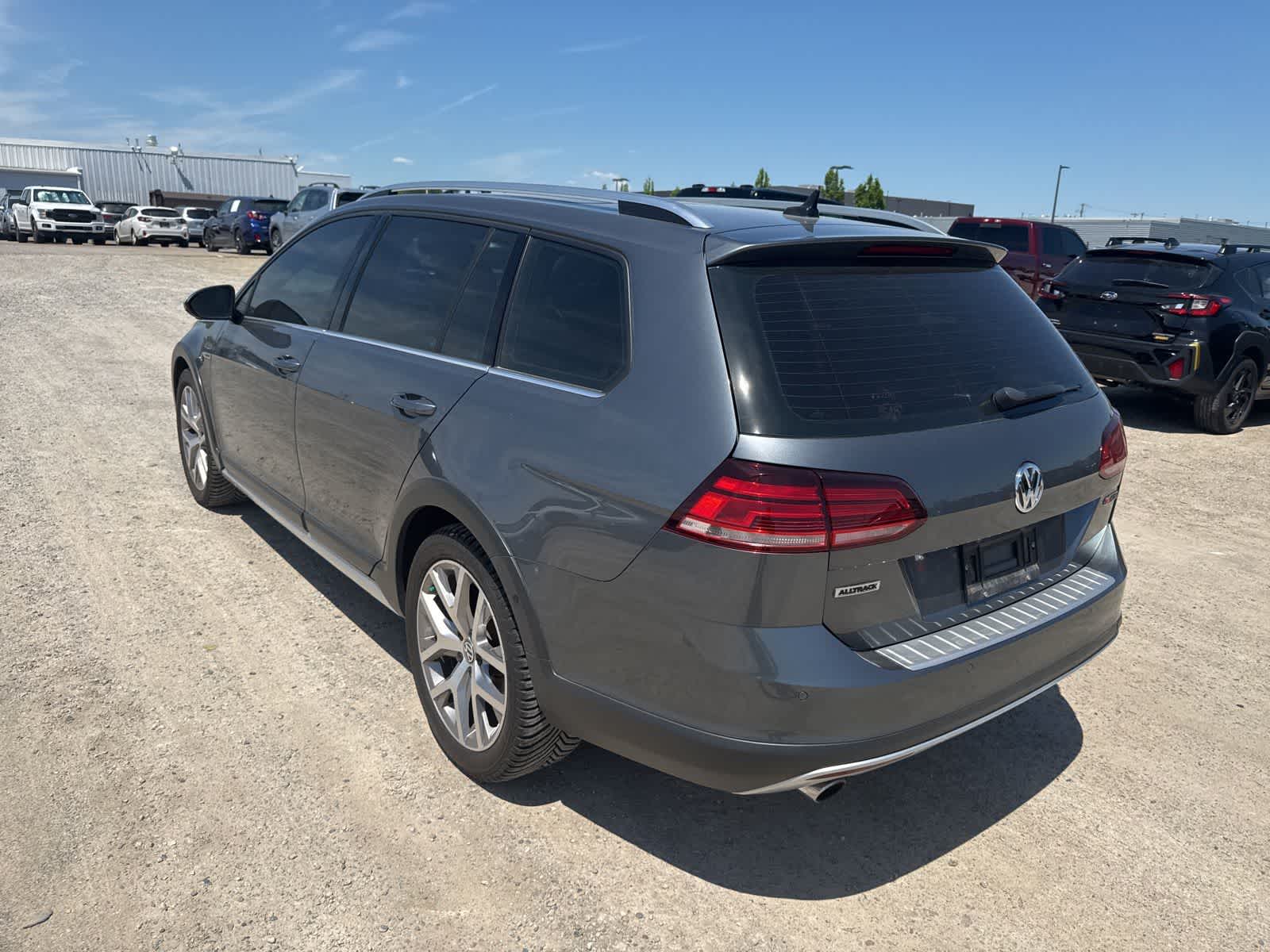 Thumbnail: 2019 Volkswagen Golf - 2