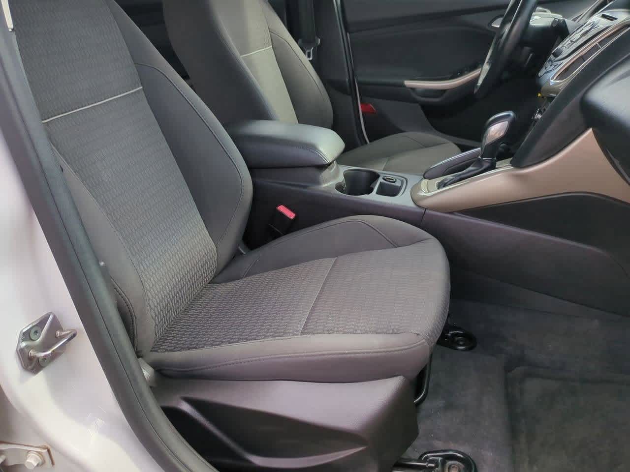 Thumbnail: 2012 Ford Focus - 20