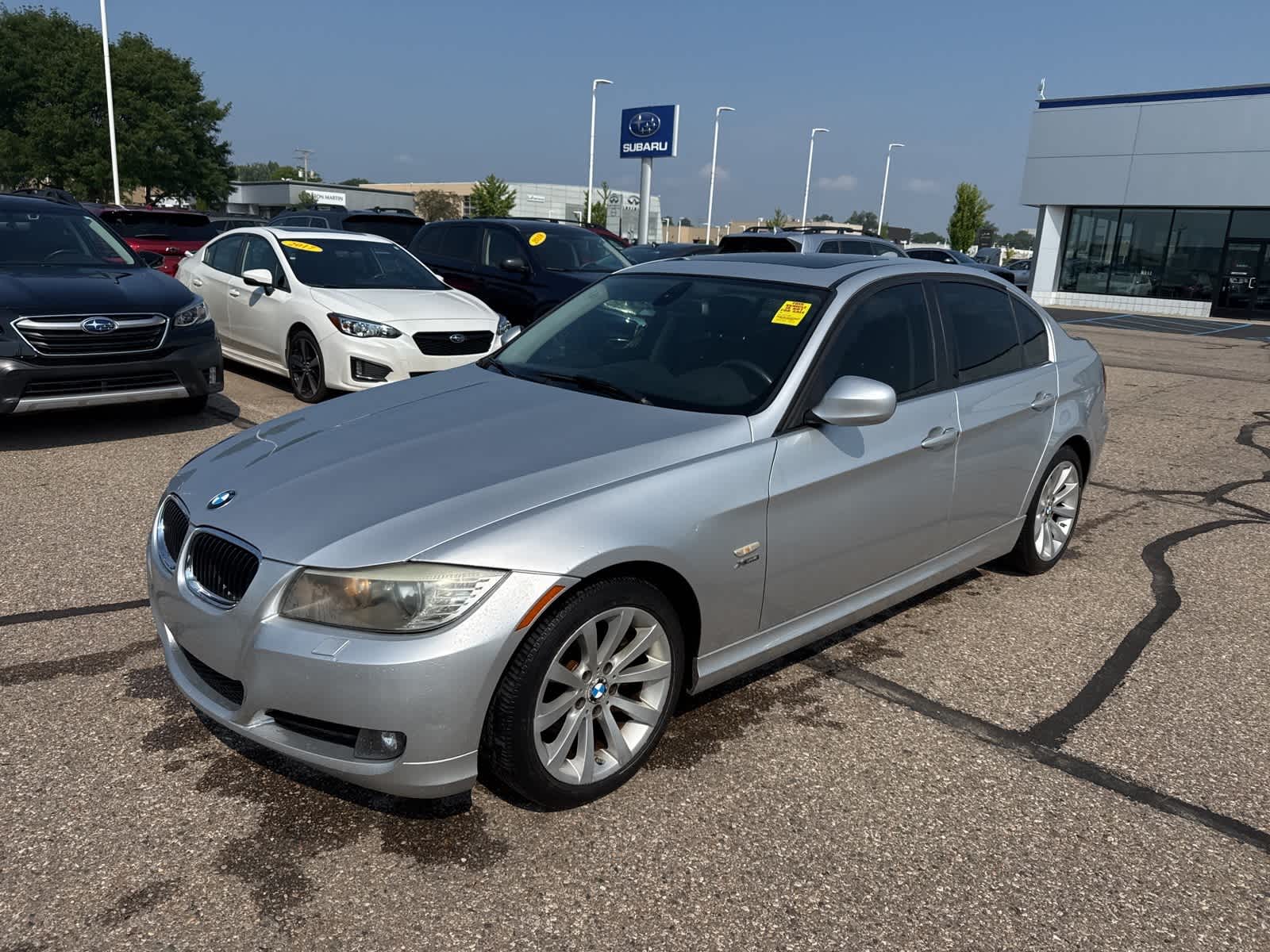 Thumbnail: 2011 BMW 3 Series - 1