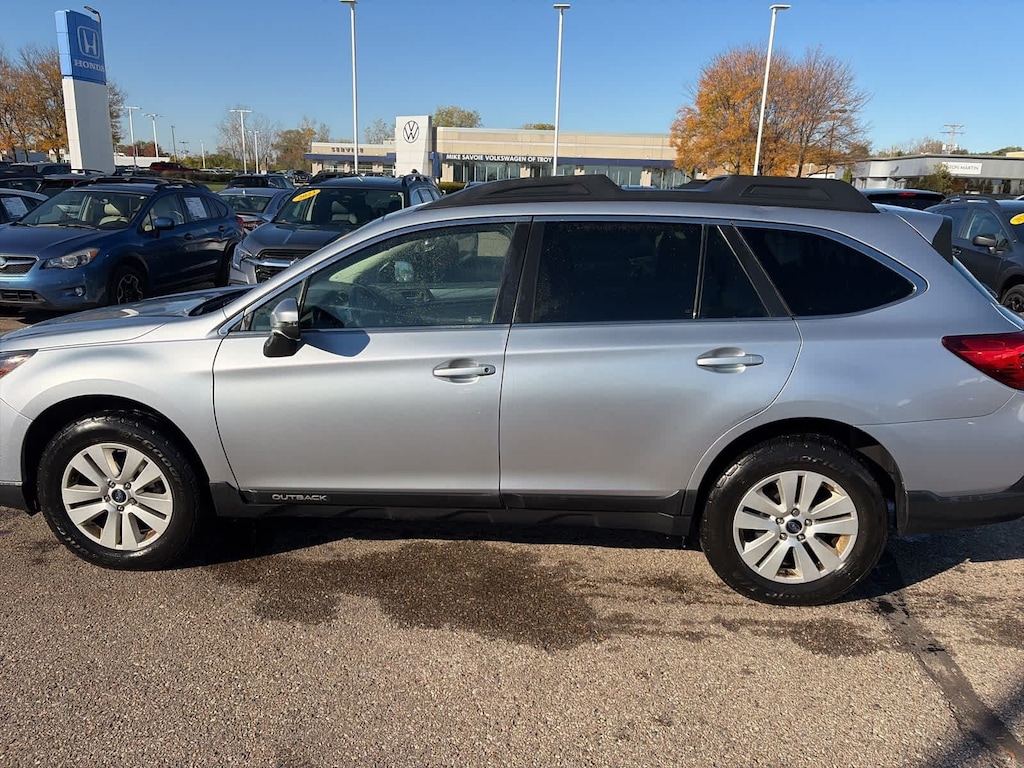 Used 2018 Subaru Outback Premium SUV