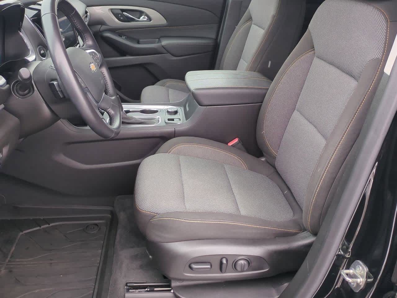 Thumbnail: 2020 Chevrolet Traverse - 15