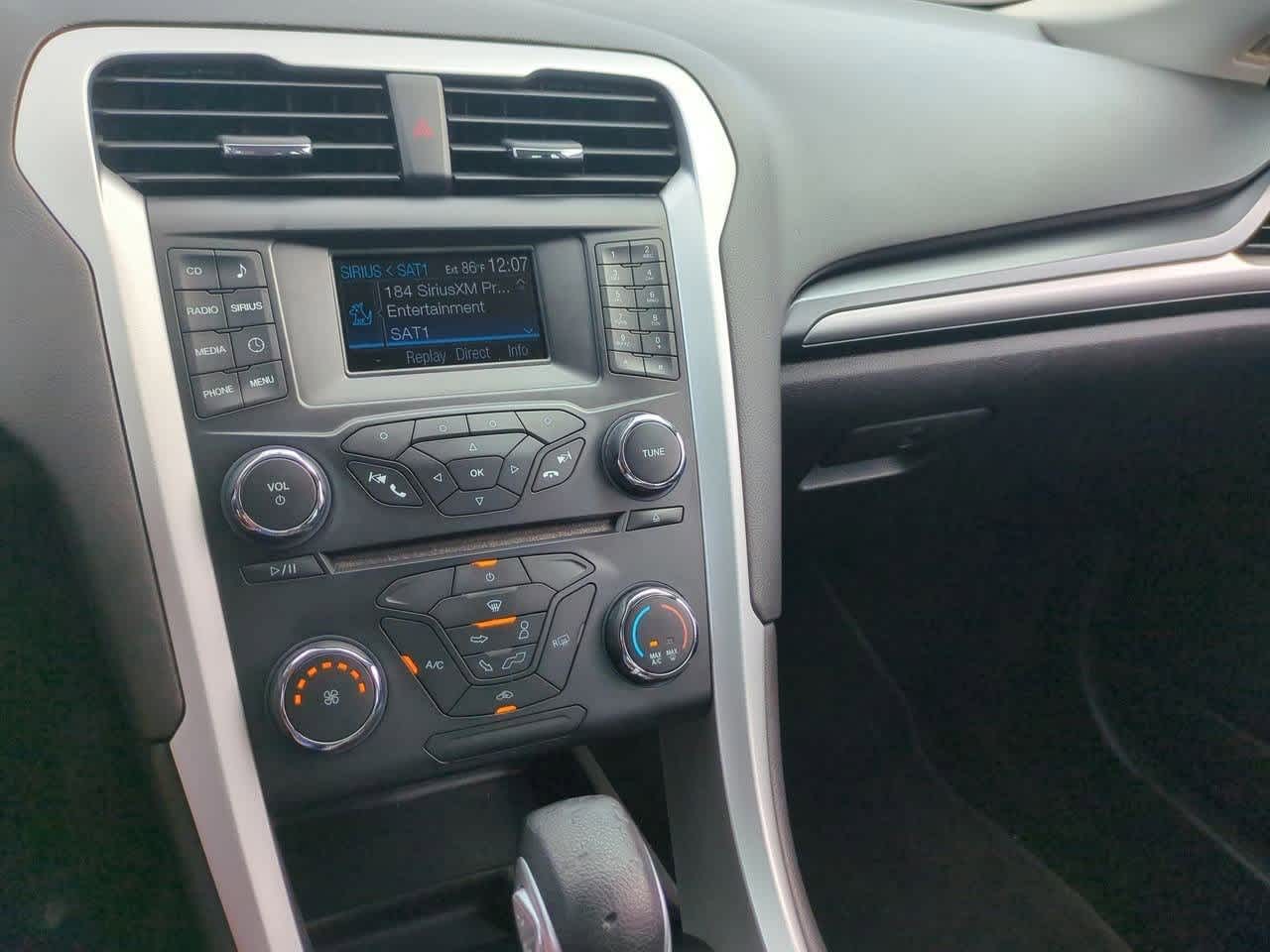 Thumbnail: 2013 Ford Fusion - 25