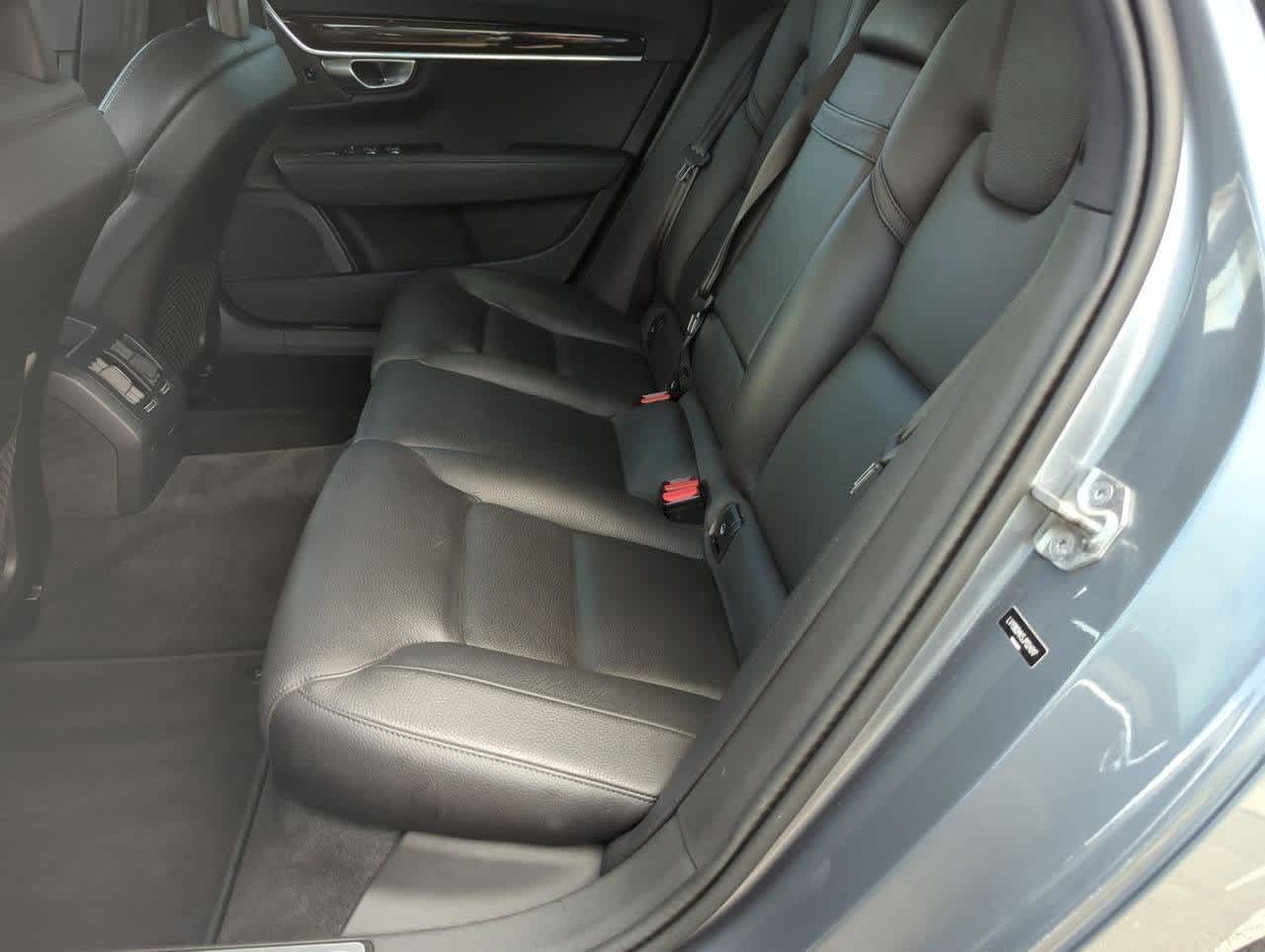 2018 Volvo S90 T5 Momentum 18