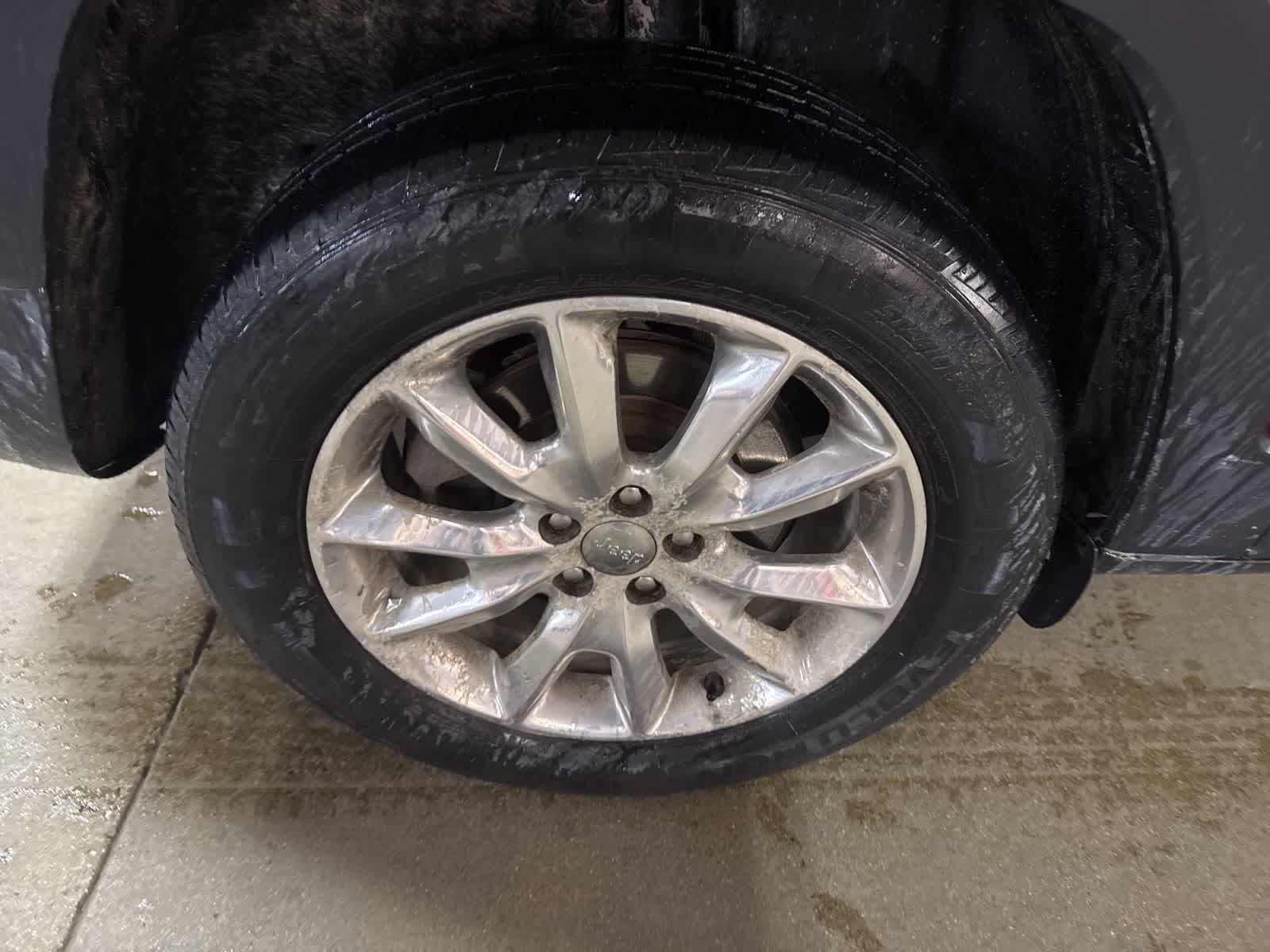 Thumbnail: 2016 Jeep Cherokee - 8