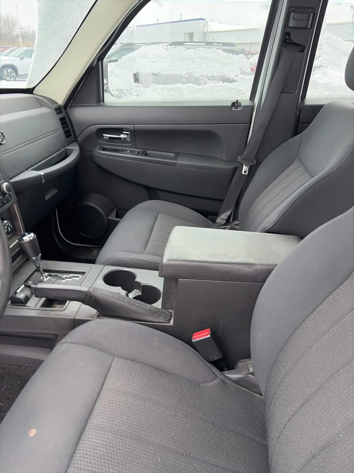 Thumbnail: 2012 Jeep Liberty - 6