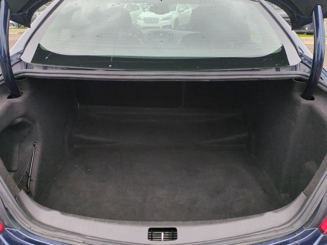 Thumbnail: 2011 Buick Regal - 32
