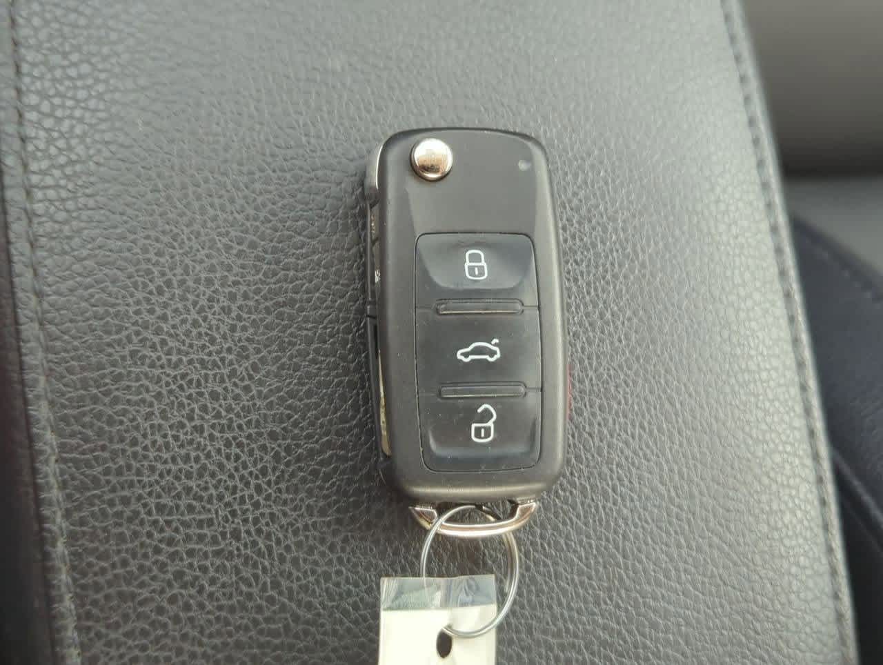 Thumbnail: 2014 Volkswagen Jetta - 28