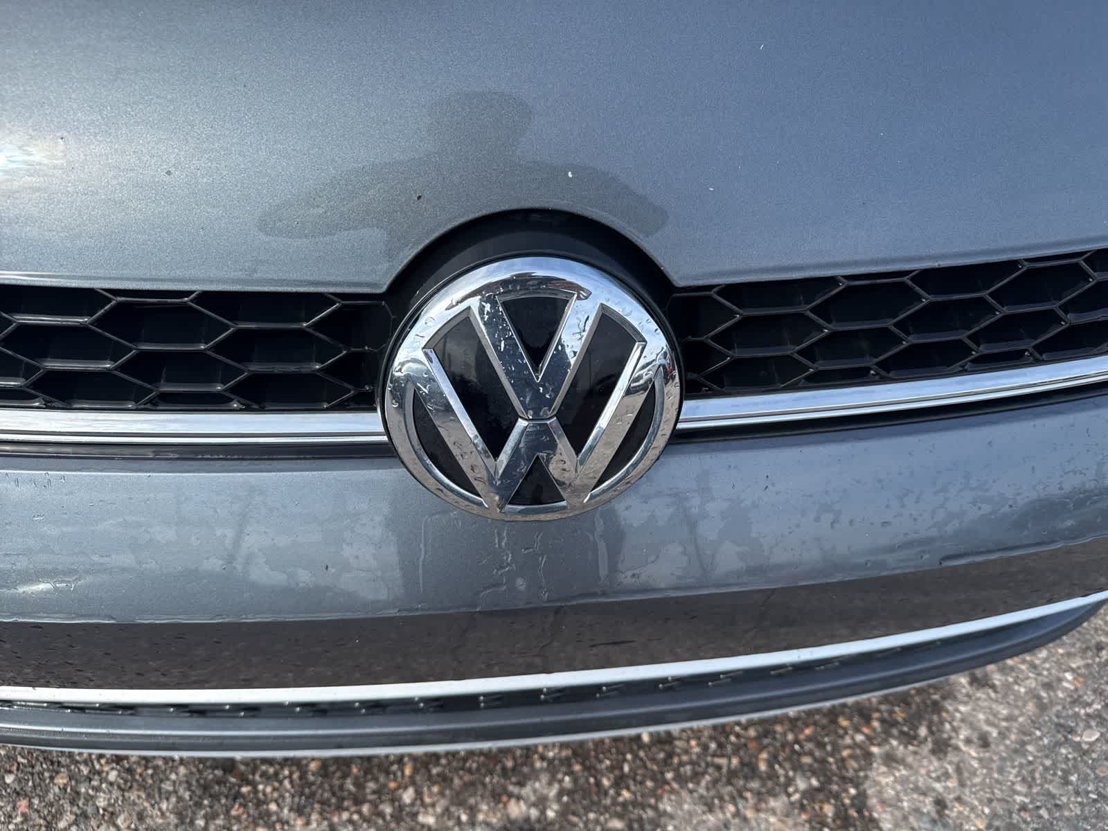 Thumbnail: 2017 Volkswagen Golf - 11