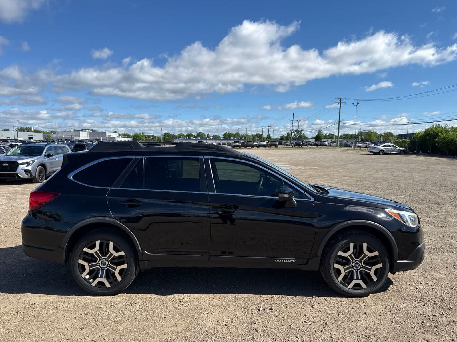 Thumbnail: 2017 Subaru Outback - 9