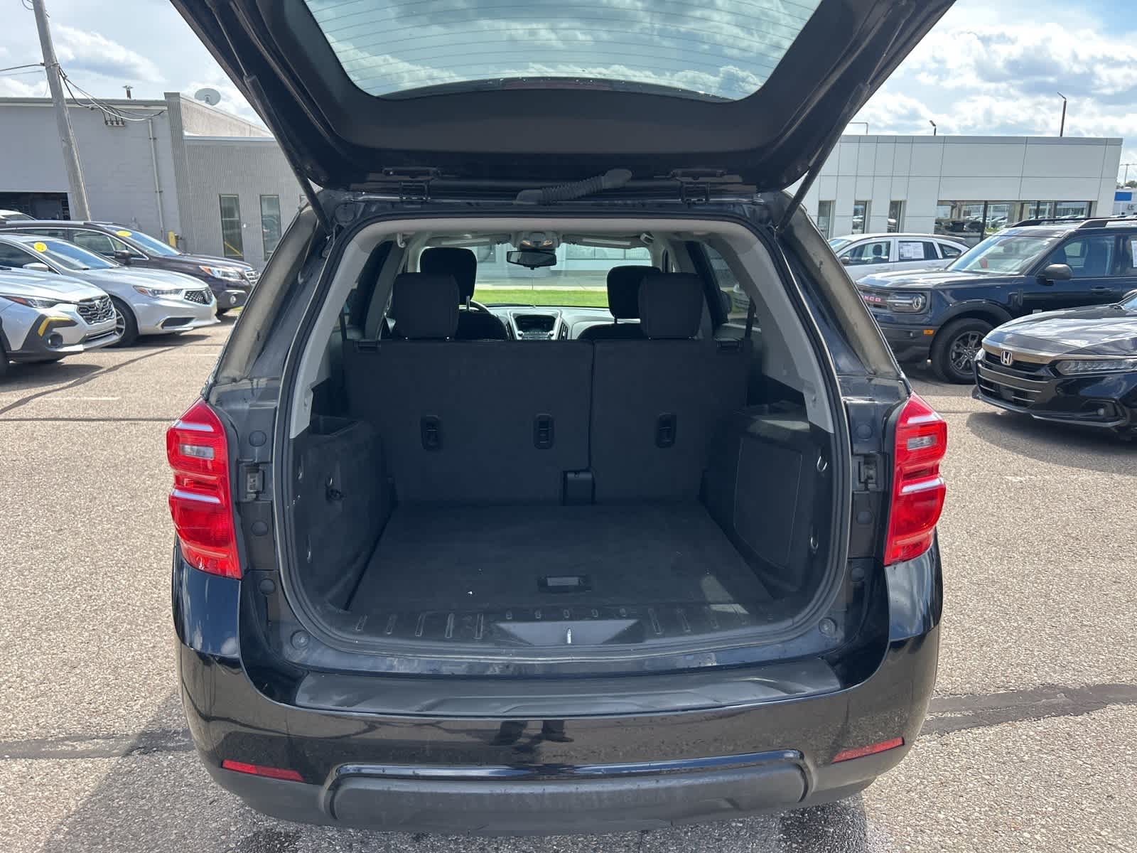 Thumbnail: 2016 Chevrolet Equinox - 16