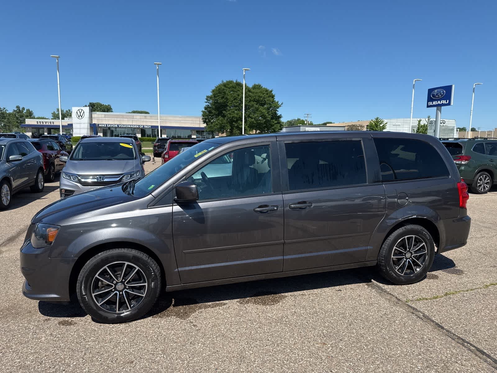 Thumbnail: 2017 Dodge Grand Caravan - 12