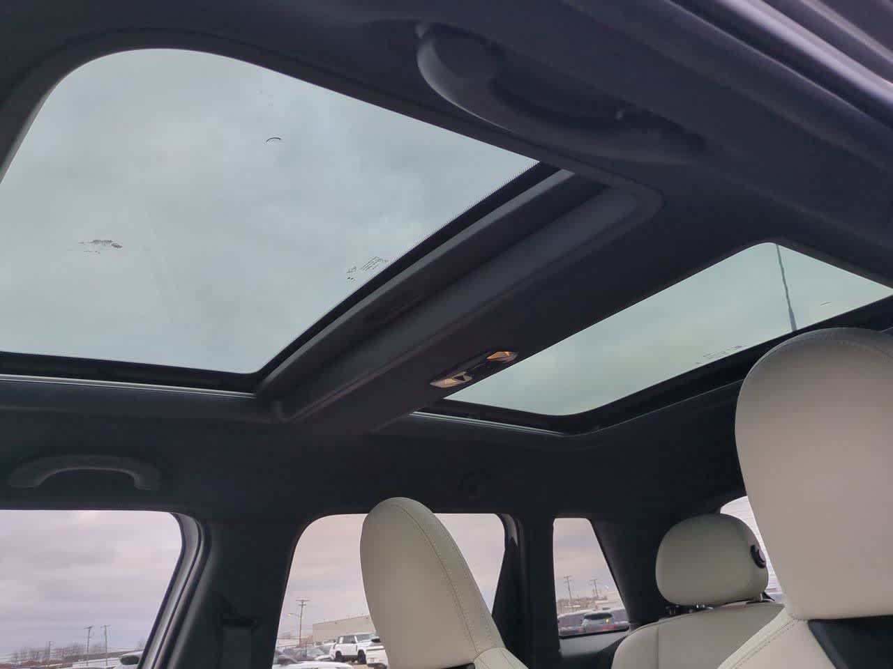 Thumbnail: 2025 MINI Cooper Hardtop - 17