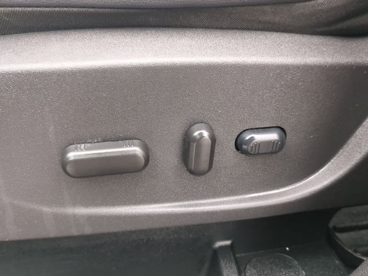 Thumbnail: 2018 Ford Escape - 16