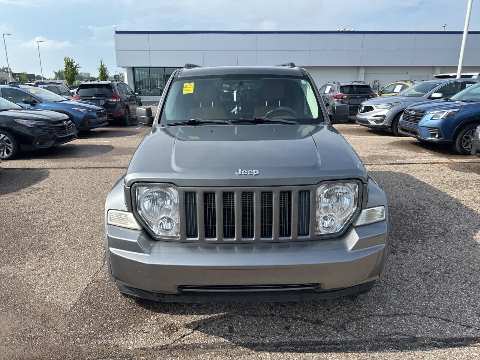 Thumbnail: 2012 Jeep Liberty - 10