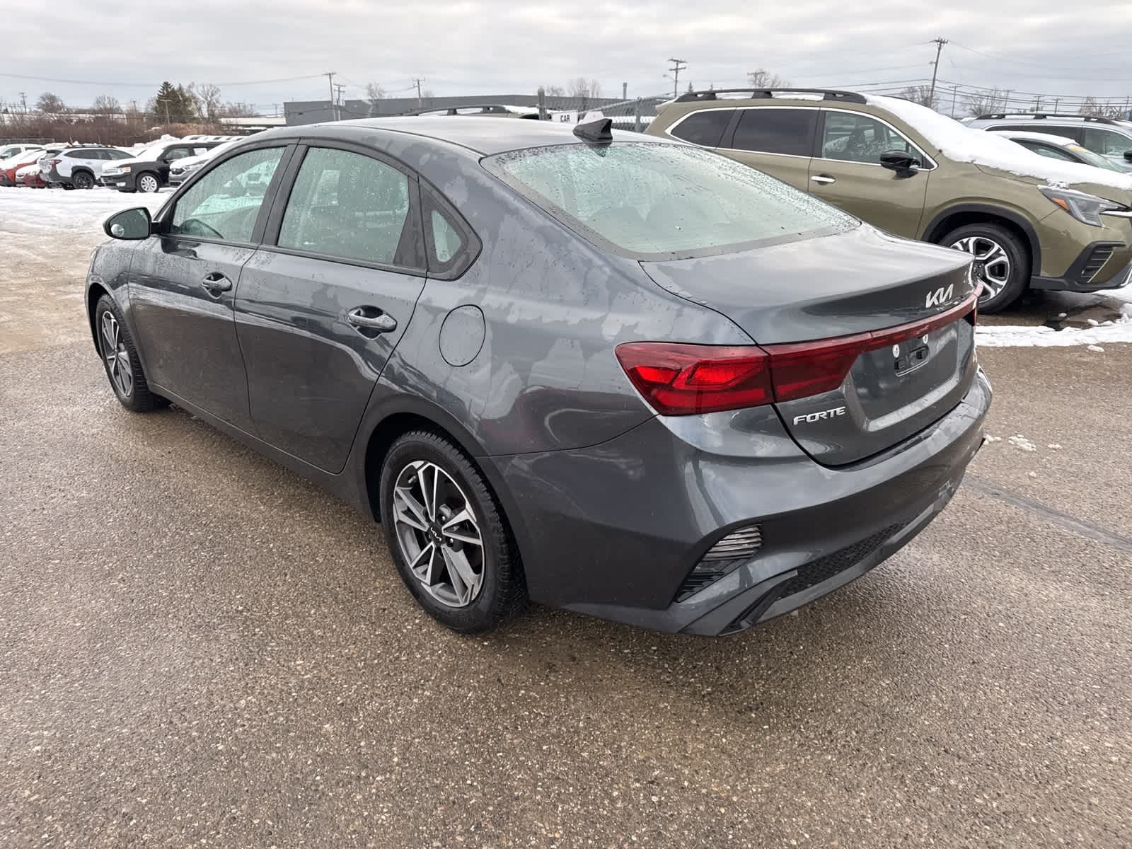 2022 Kia Forte LXS photo 2