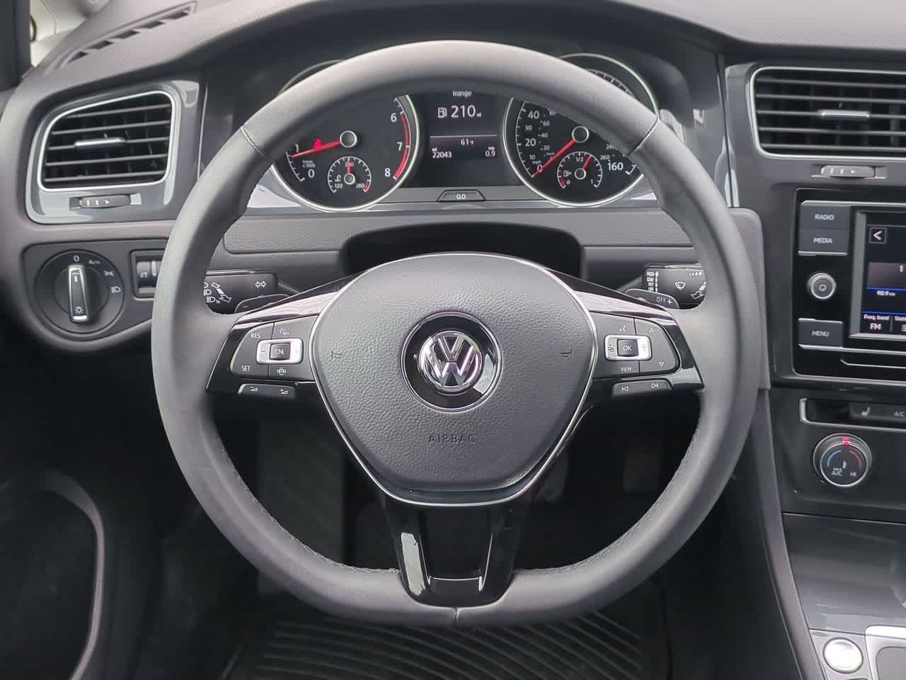 Thumbnail: 2021 Volkswagen Golf - 23