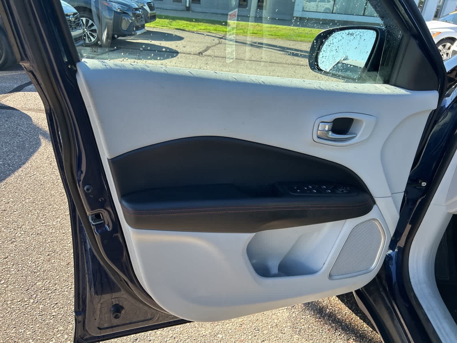 Thumbnail: 2019 Jeep Compass - 17