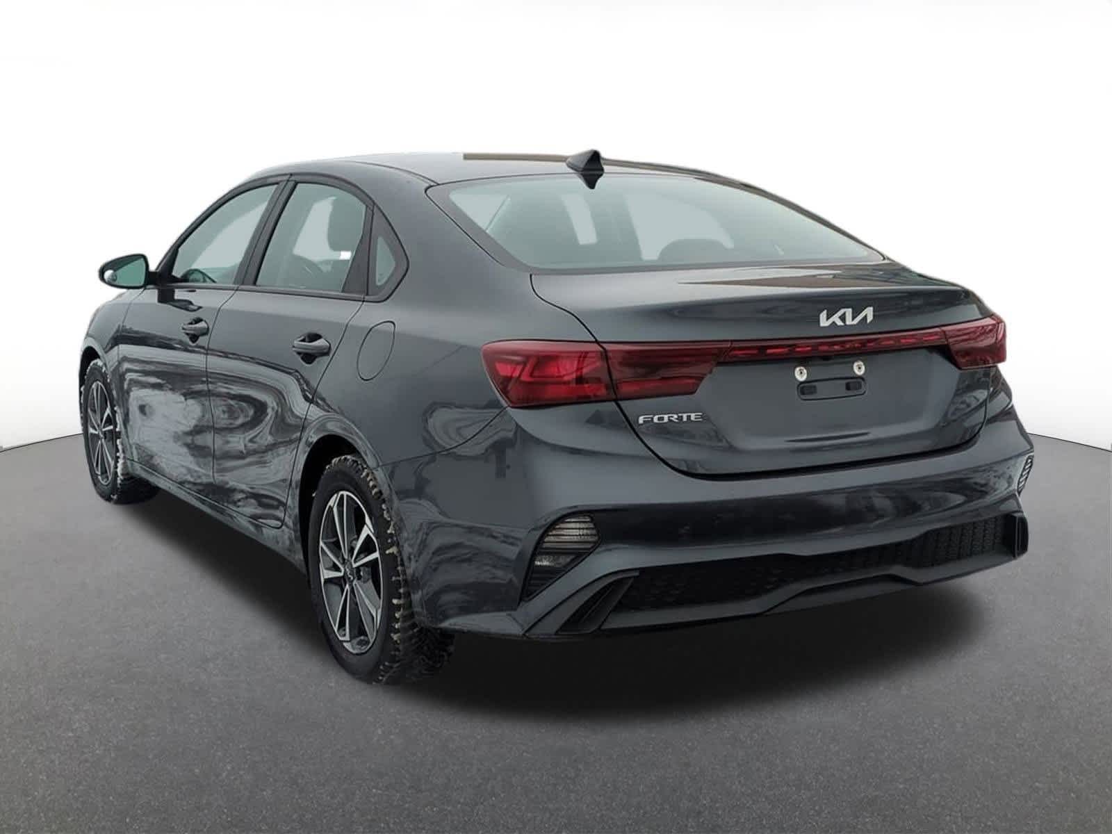 Thumbnail: 2022 Kia Forte - 4