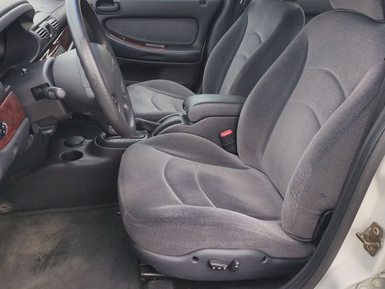 Thumbnail: 2001 Chrysler Sebring - 15