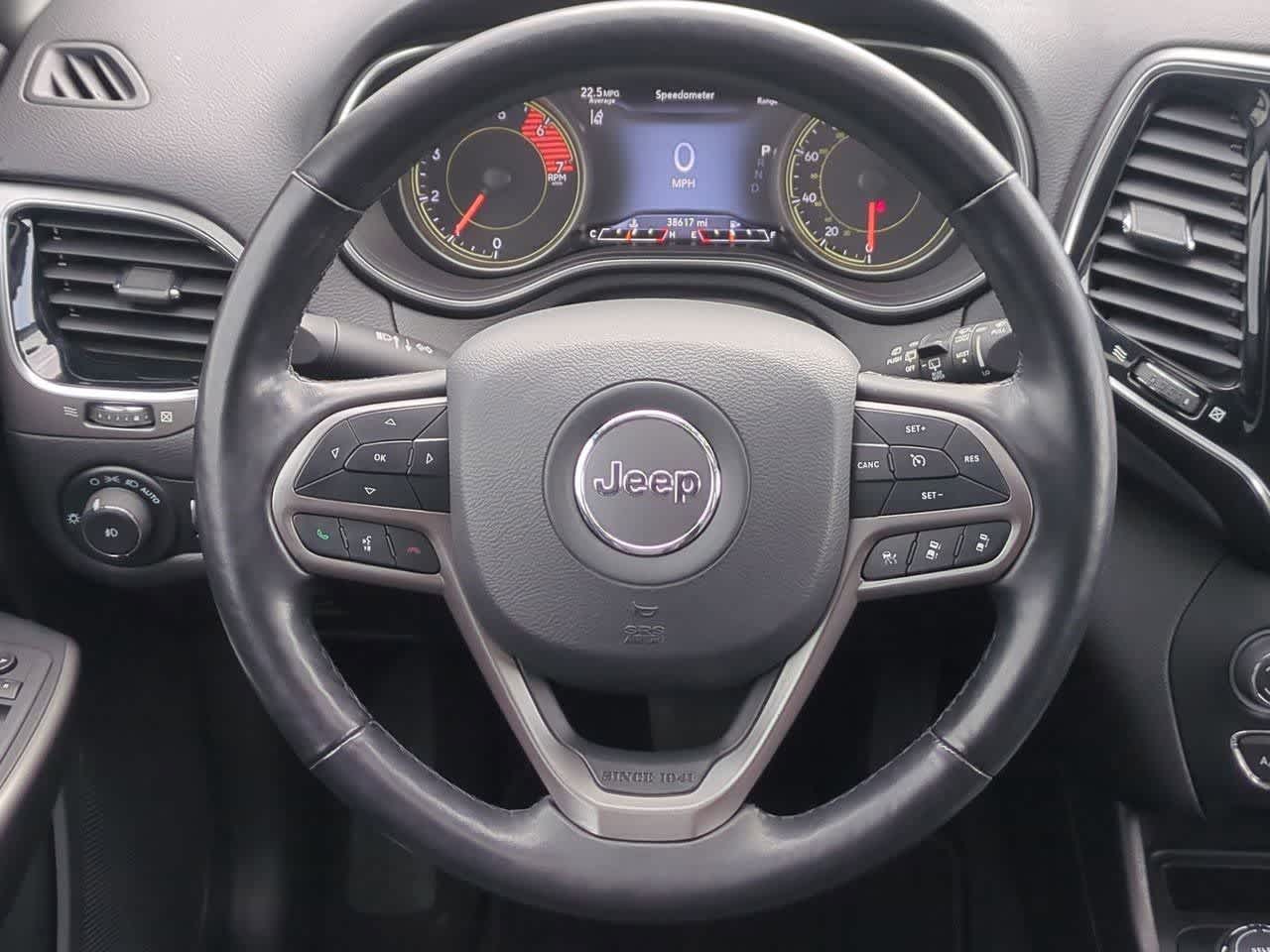 Thumbnail: 2021 Jeep Cherokee - 23