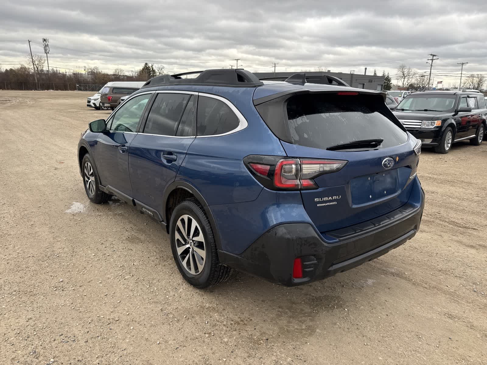 2021 Subaru Outback Premium photo 2