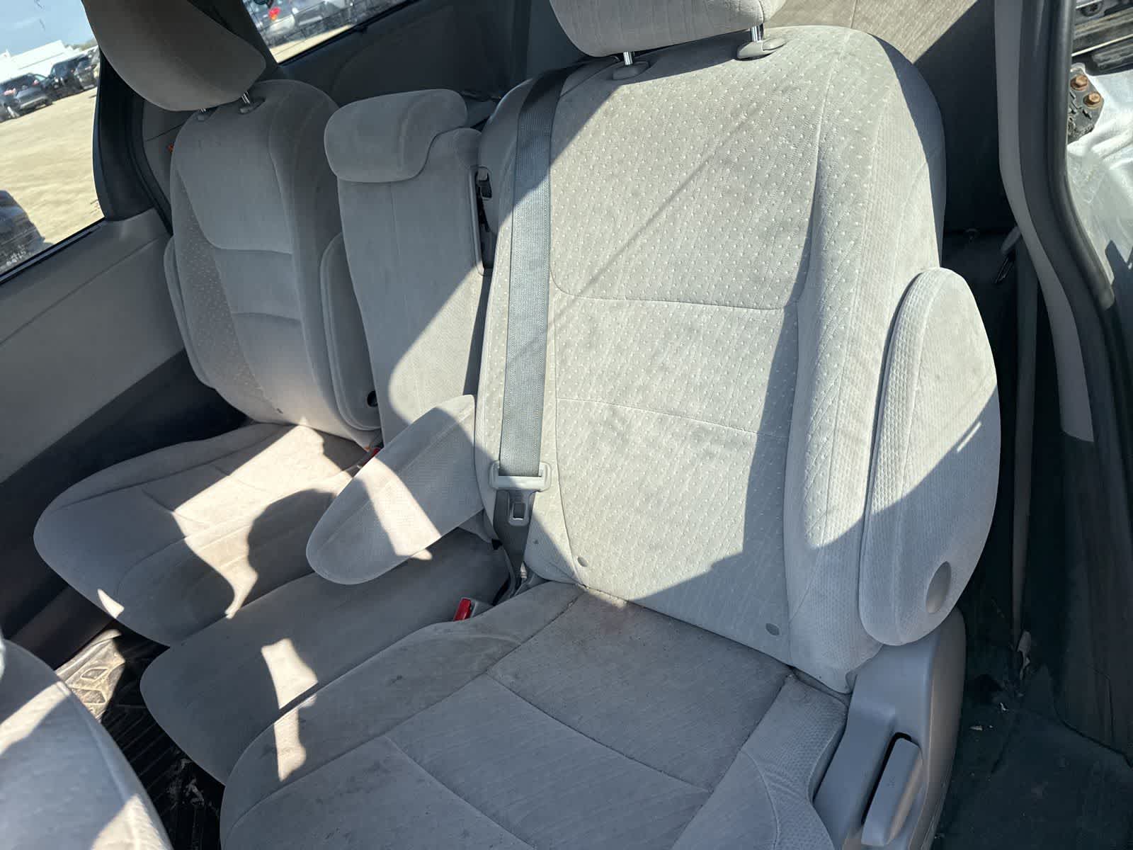 Thumbnail: 2017 Toyota Sienna - 16